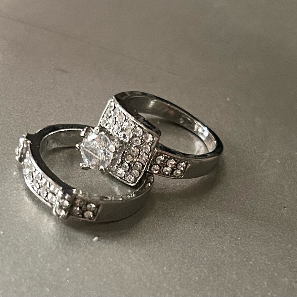 Solid .925 Sterling Silver Wedding Ring Size 5 - image 4